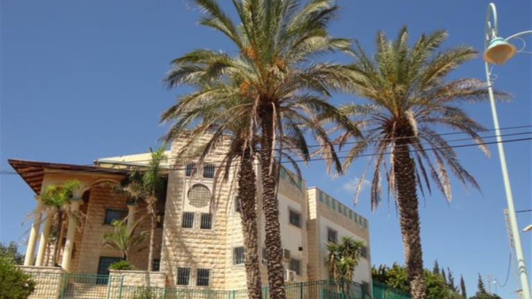 مجلس كوكب ابو الهيجاء المحلي:عطاء لاختيار مدير للمكتبة العامة